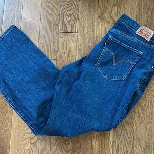 Size 16 classic straight leg Levi's